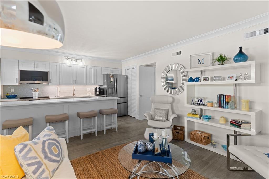 980 7th Avenue South, Unit 102 Naples, FL 34102 - Photo 8 of 41