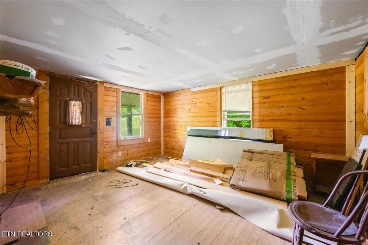 104 Jackson Road Andersonville, TN 37705 - Photo 17 of 37 Inviting Living Area