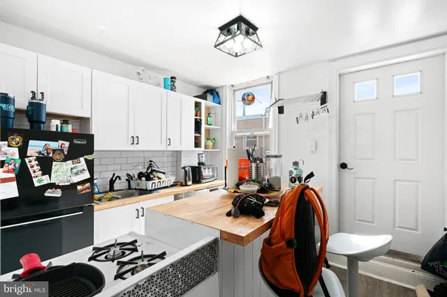 $1,025 | 402 Durfor Street, Philadelphia, PA 19148