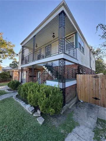 $1,800 | 408 Severn Avenue, Unit B, Metairie, LA 70001