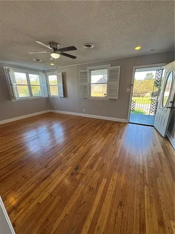 $1,800 | 408 Severn Avenue, Unit B, Metairie, LA 70001