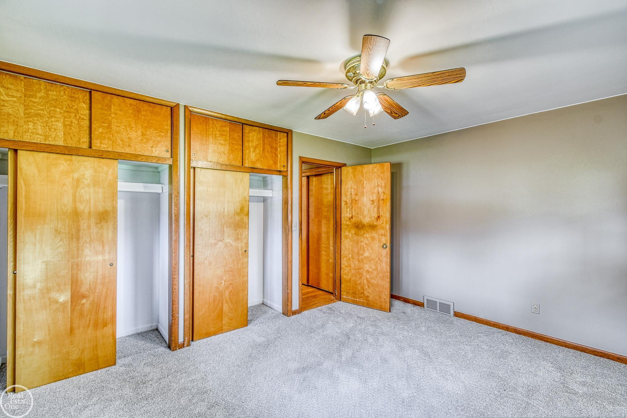 39460 Ryan Road Sterling Heights, MI 48310 - Photo 22 of 54 50106406-21.JPG