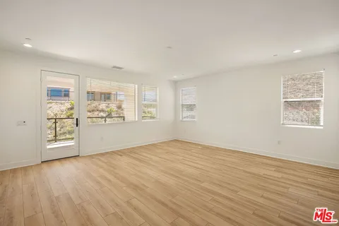 $2,195,000 | 24198 North Camino Cascada, Valencia, CA 91354
