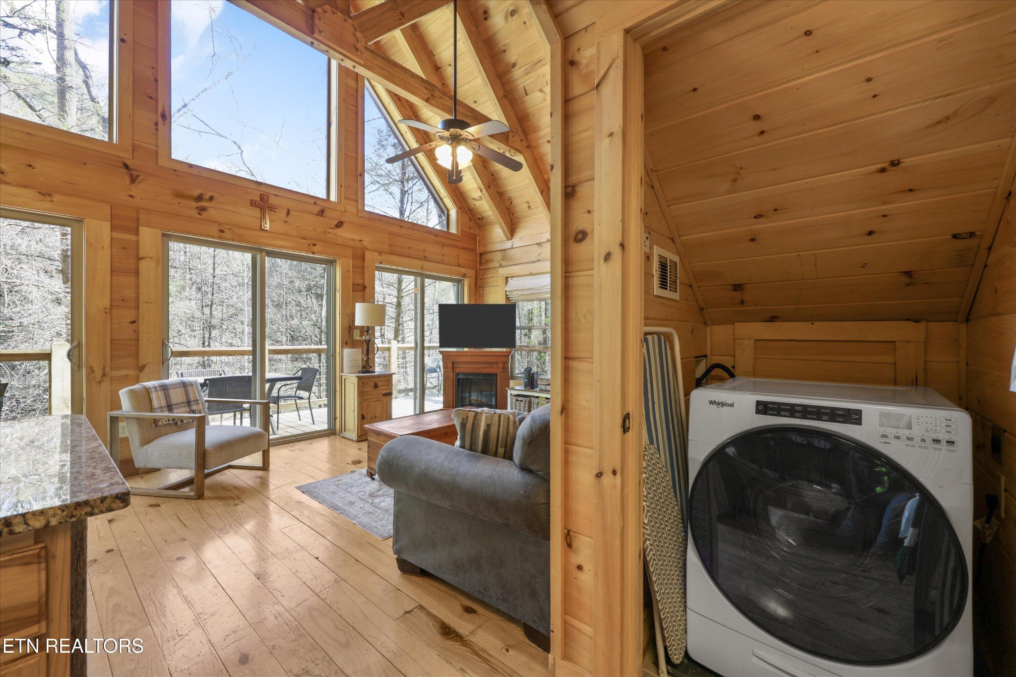 253 Cartertown Road Gatlinburg, TN 37738 - Photo 23 of 30 a view of a living room and bathroom