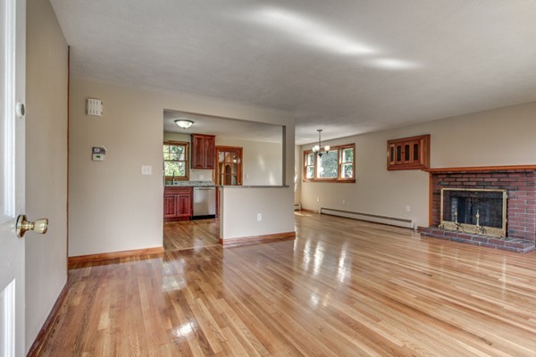 46 Dix Rd Extension Woburn, MA 01801 - Photo 5 of 30 Gallery Image 5