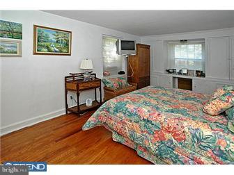 832 Ivy Road Ambler, PA 19002 - Photo 6 of 10 Bedroom - Main
