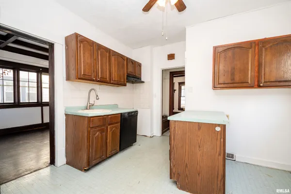 $90,000 | 1713 West Barker Avenue, Peoria, IL 61606
