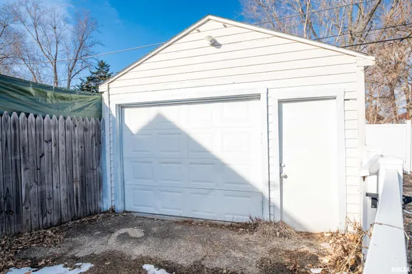 $90,000 | 1713 West Barker Avenue, Peoria, IL 61606