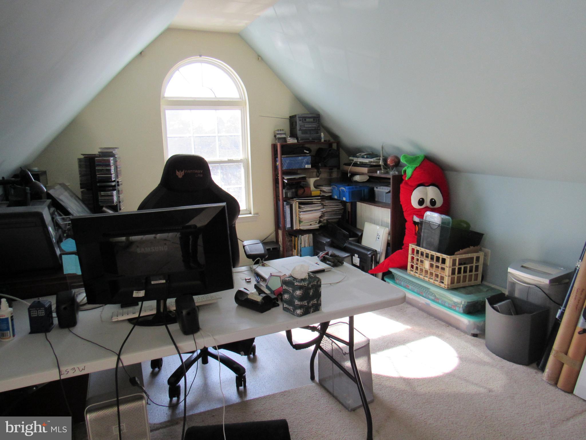 17 Wilt Road Bechtelsville, PA 19505 - Photo 28 of 31 a room with a workspace