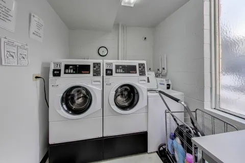 $269,000 | 201 Thames Parkway, Unit 3G, Park Ridge, IL 60068