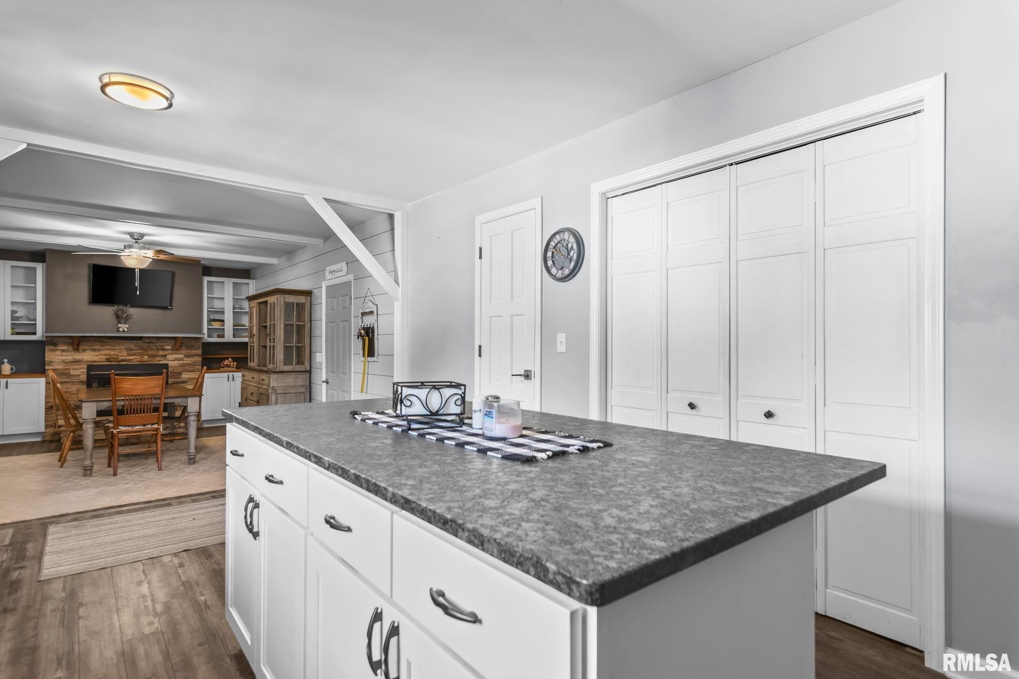 3435 Greenview Drive Decatur, IL 62521 - Photo 12 of 38