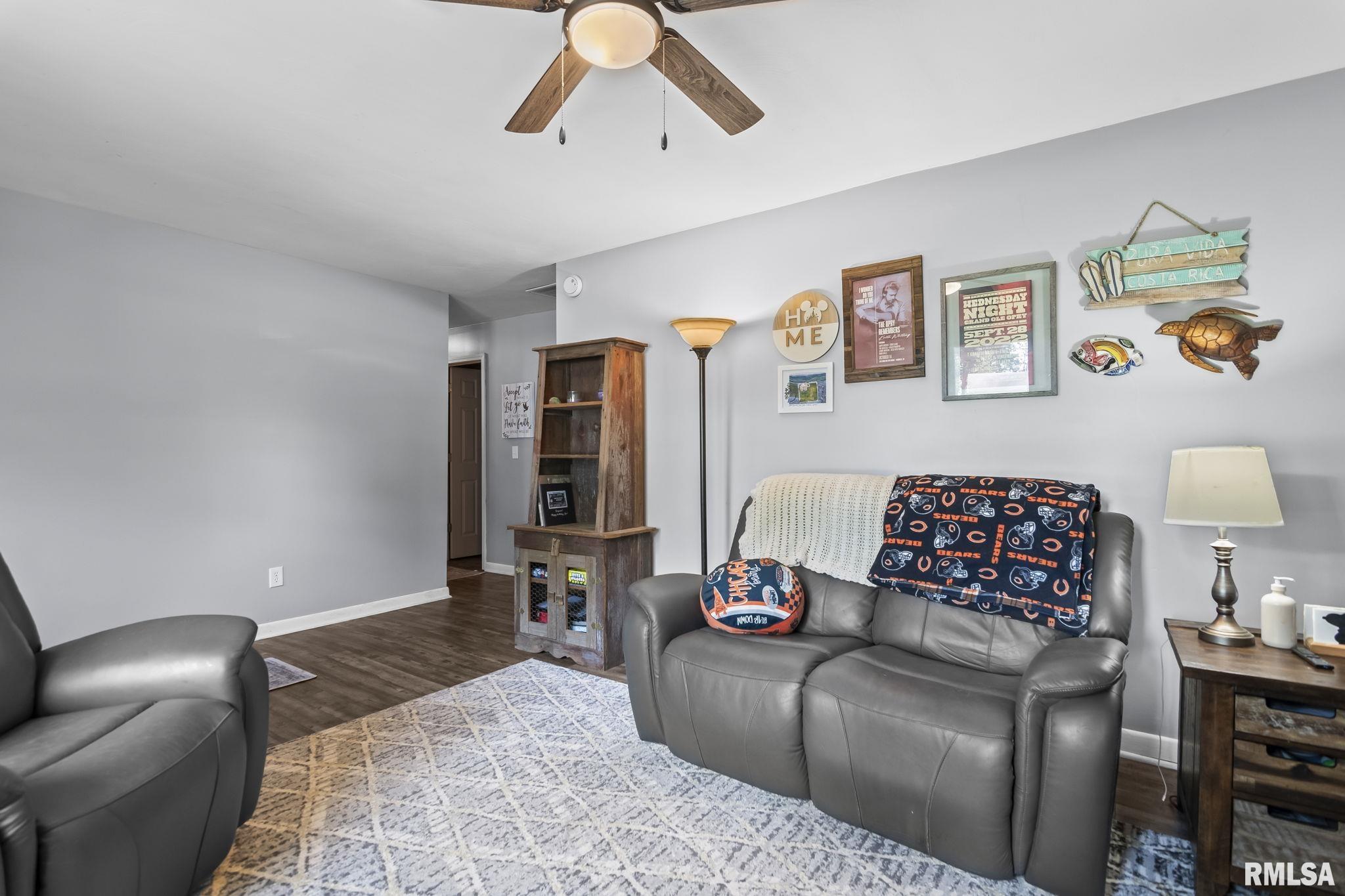 3435 Greenview Drive Decatur, IL 62521 - Photo 4 of 38