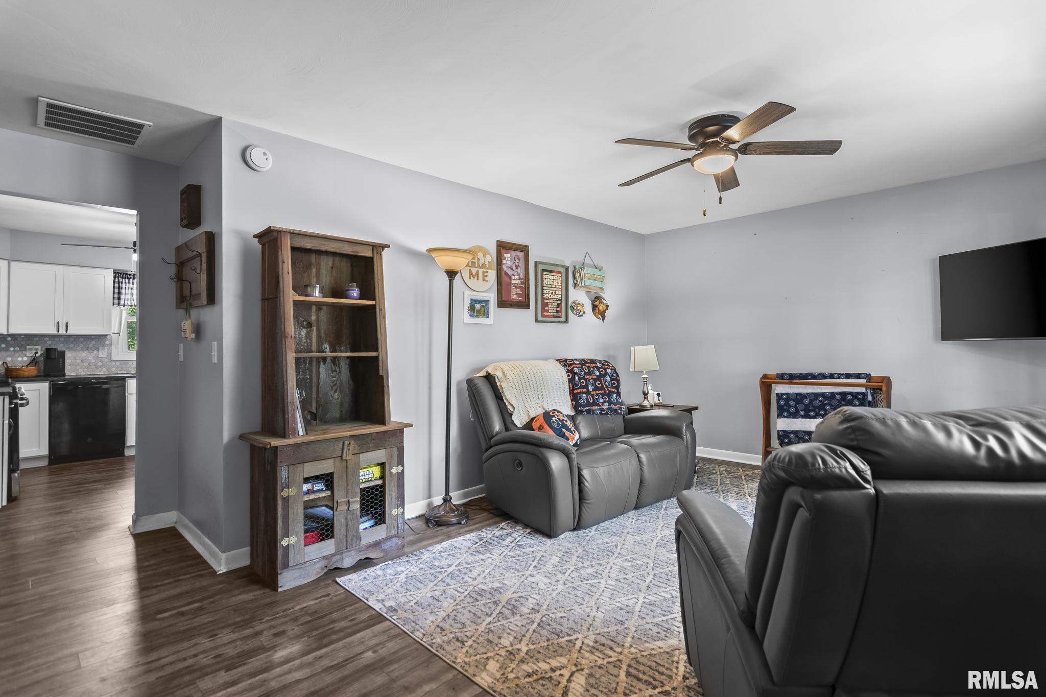 3435 Greenview Drive Decatur, IL 62521 - Photo 6 of 38