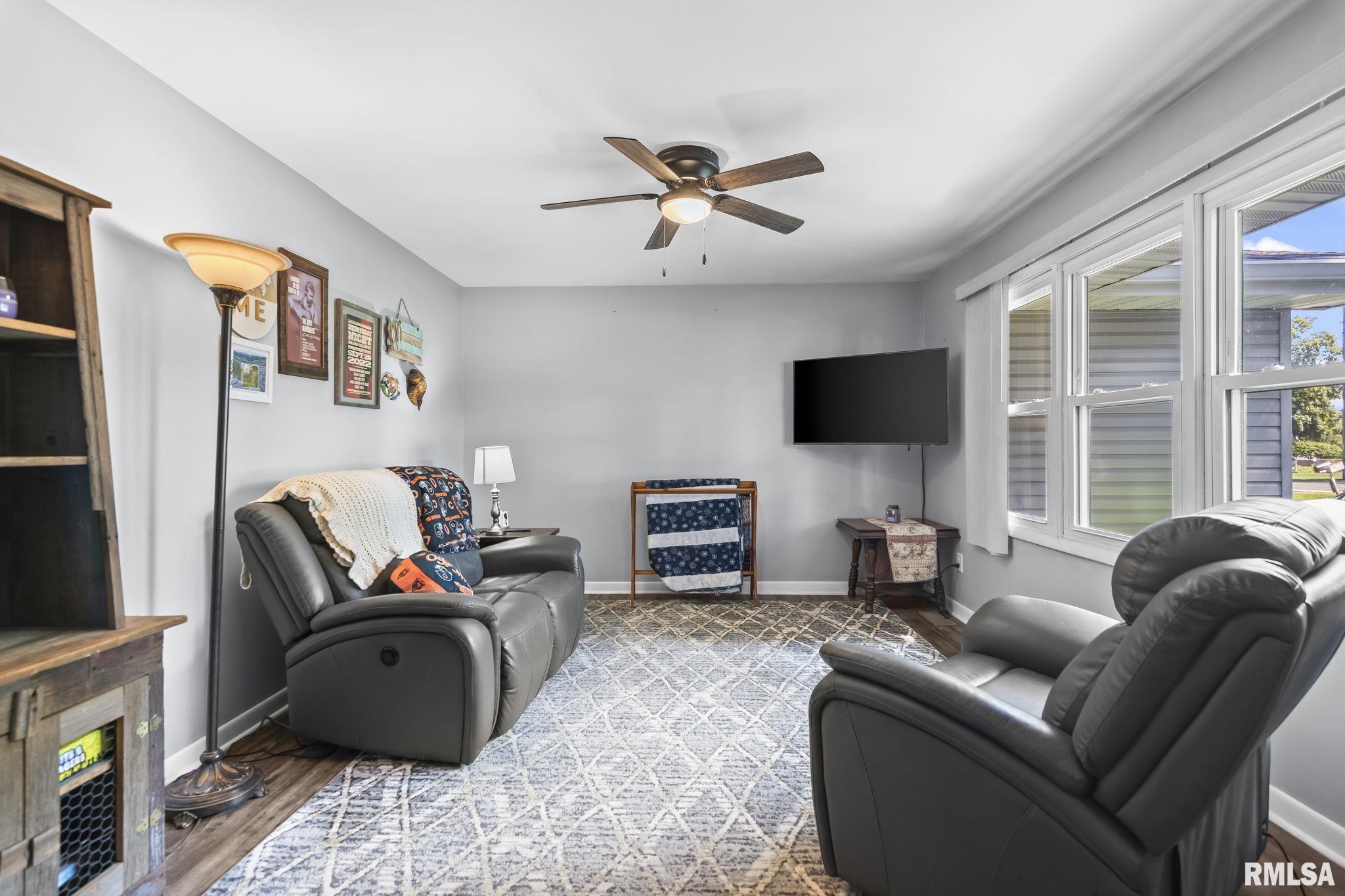 3435 Greenview Drive Decatur, IL 62521 - Photo 7 of 38