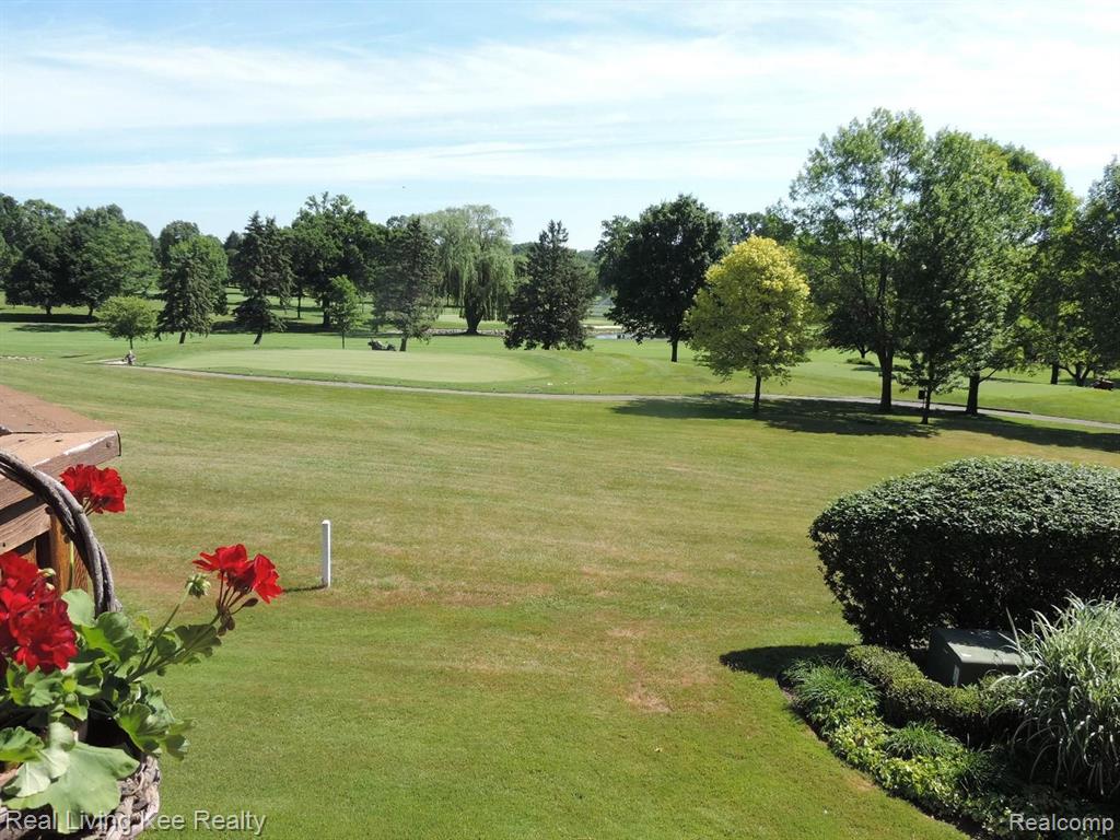 980 Golfview Court Rochester Hills, MI 48307 - Photo 2 of 43