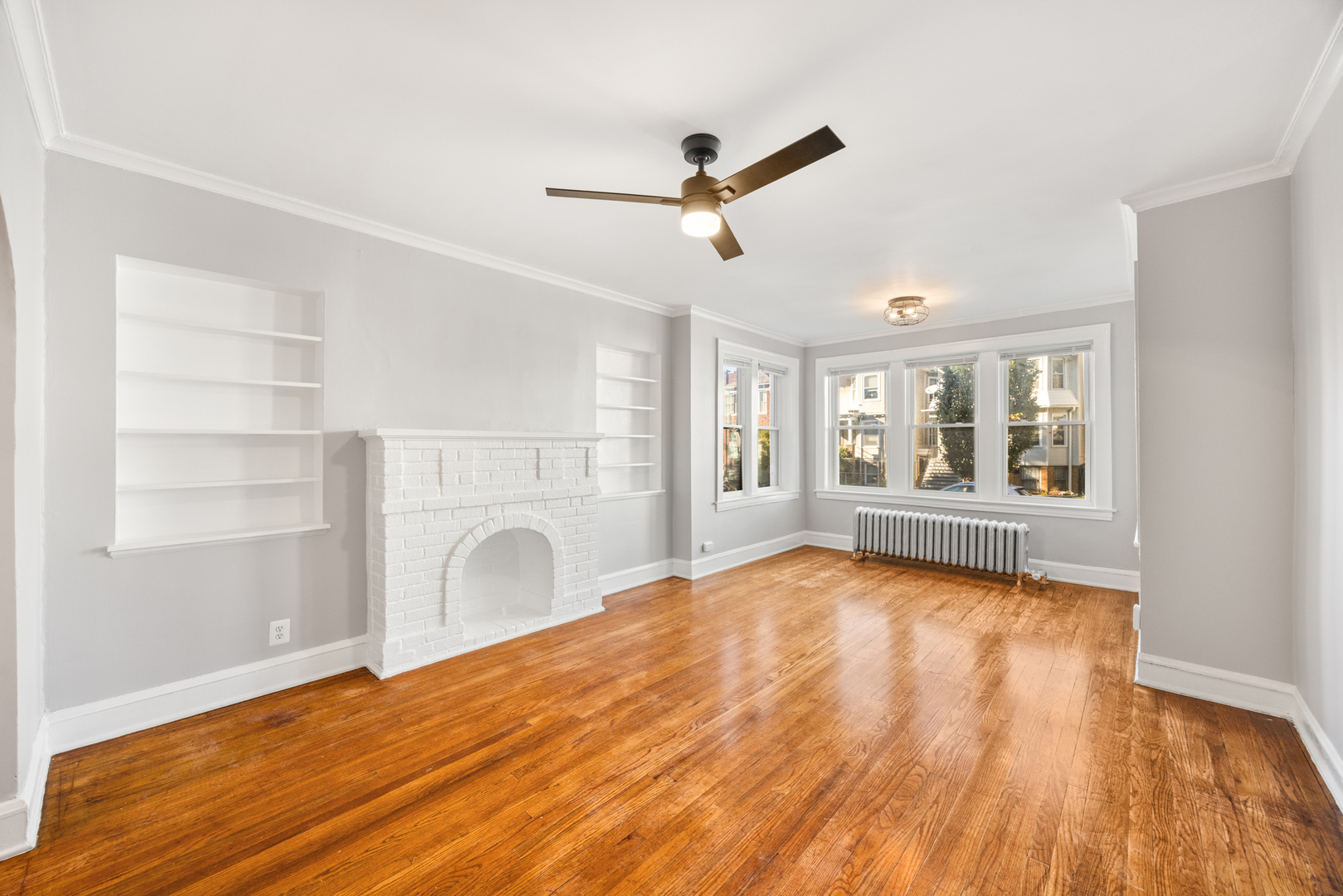 2443 West Gunnison Street, Unit 1 Chicago, IL 60625 - Photo 2 of 16