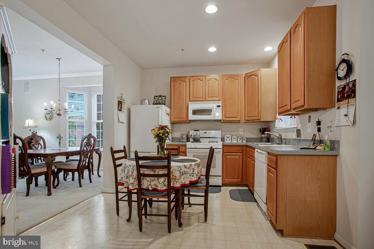 224 Tilden Way, Unit 224 Edgewater, MD 21037 - Photo 11 of 49 Kitchen