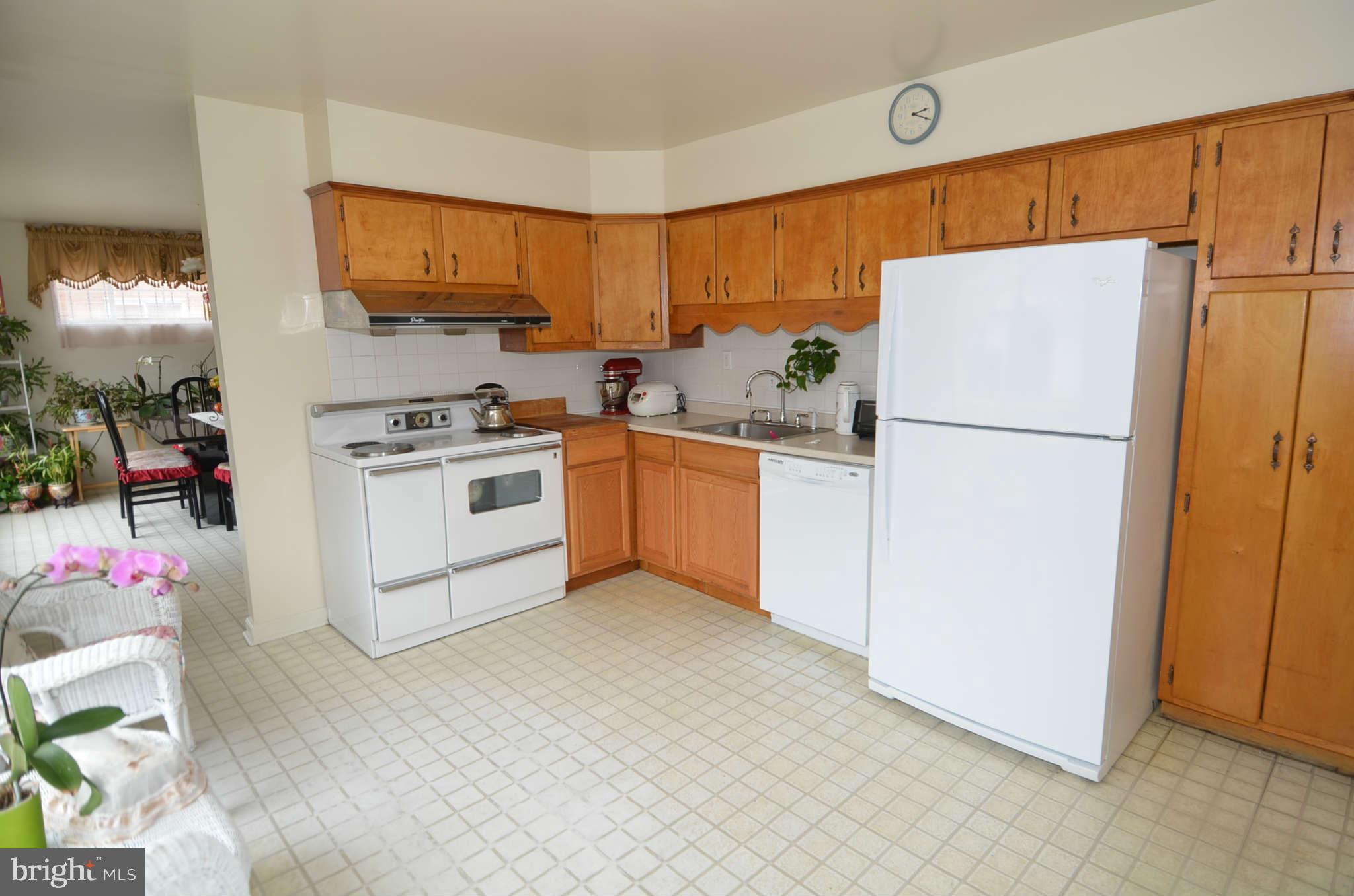 3504 Kayson Street Silver Spring, MD 20906 - Photo 8 of 22 Kitchen