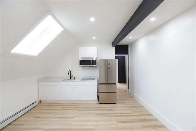 $1,400 | 686 Broadway, Unit 3F, Pawtucket, RI 02860