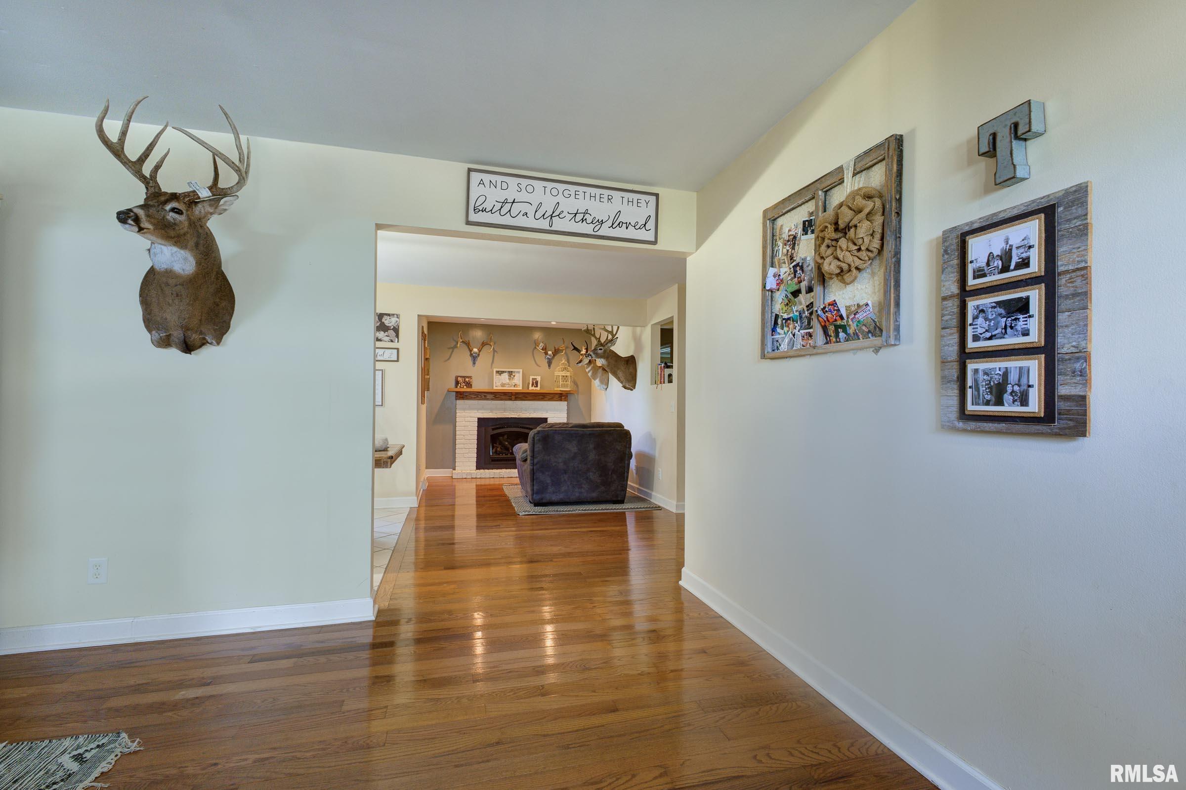 319 Robin Road Macomb, IL 61455 - Photo 7 of 34