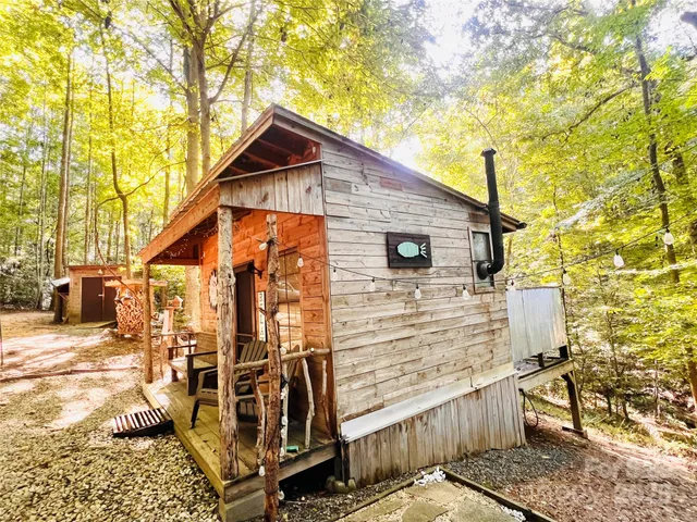 $299,900 | 3835 Running Deer Road, Jonesville, NC 28642