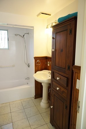 33 Ward Street Amherst, MA 01002 - Photo 16 of 30