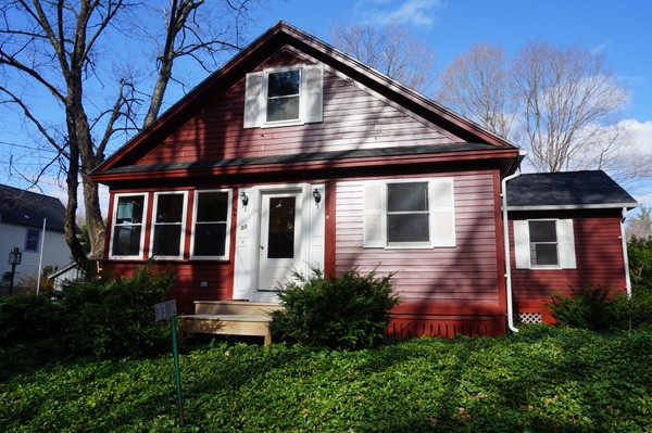 33 Ward Street Amherst, MA 01002 - Photo 3 of 30