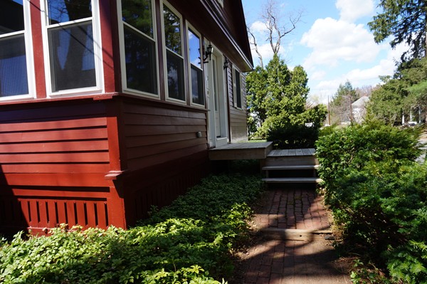 33 Ward Street Amherst, MA 01002 - Photo 4 of 30