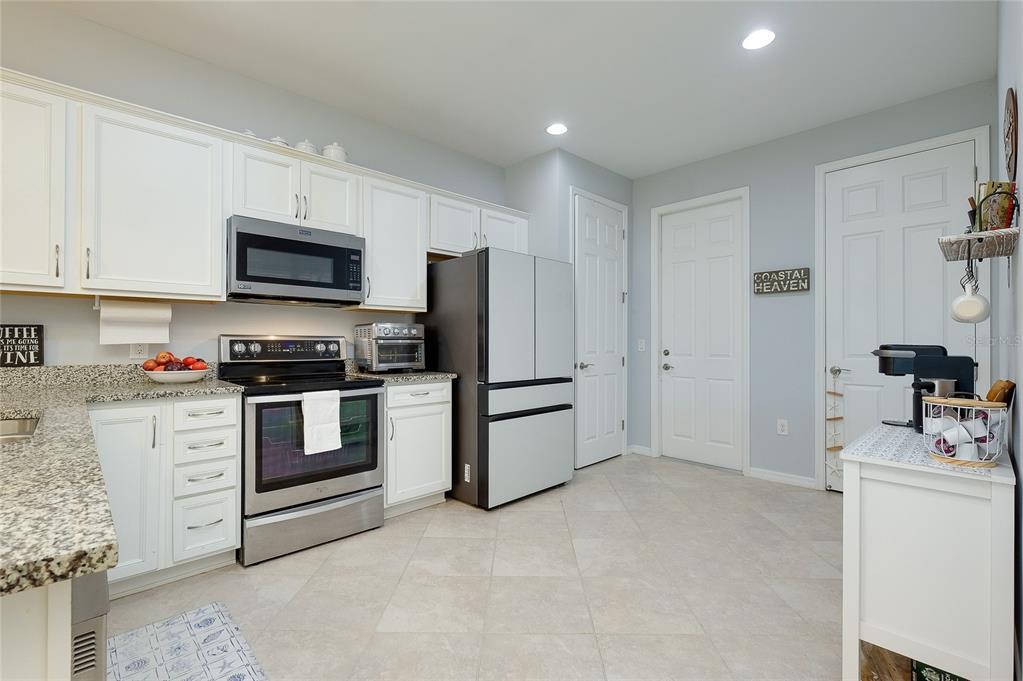 13874 Botteri Street Venice, FL 34293 - Photo 17 of 76