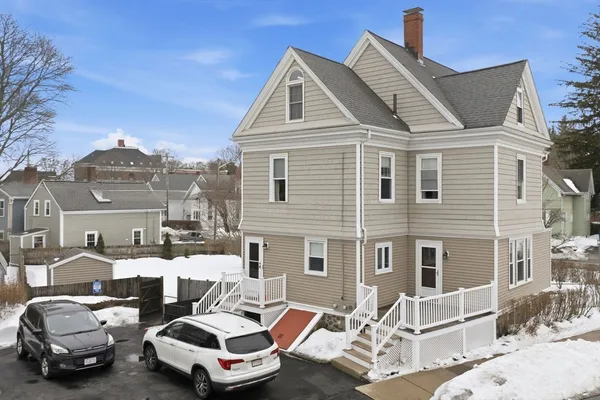 $2,600 | 202 North Street, Unit 1, Salem, MA 01970