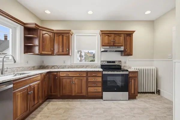 $2,600 | 202 North Street, Unit 1, Salem, MA 01970