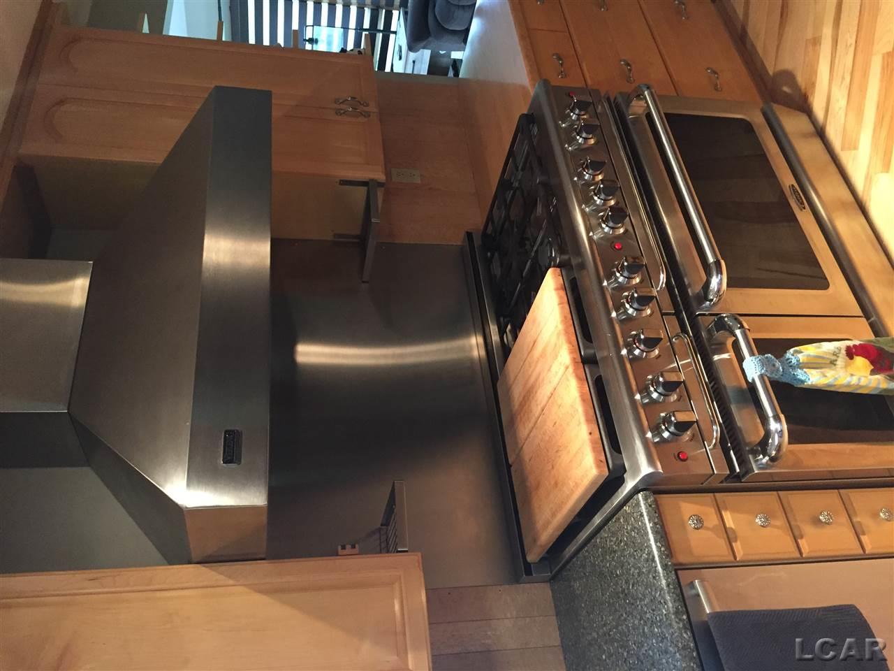 16201 Lowe Road Hudson, MI 49247 - Photo 7 of 21 Stove
