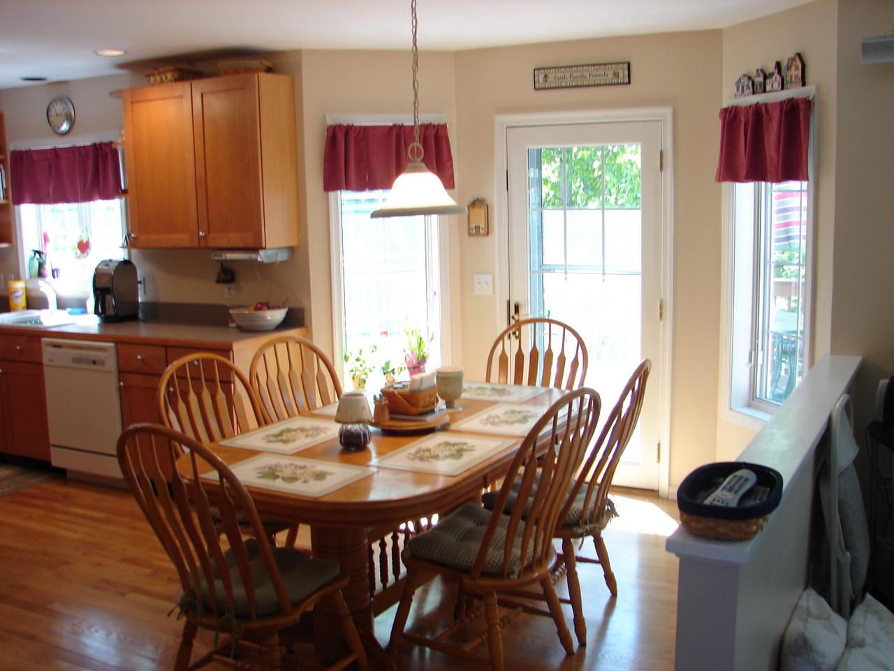 102 Kelly Road Stroudsburg, PA 18360 - Photo 3 of 13 a dining room with furniture and window