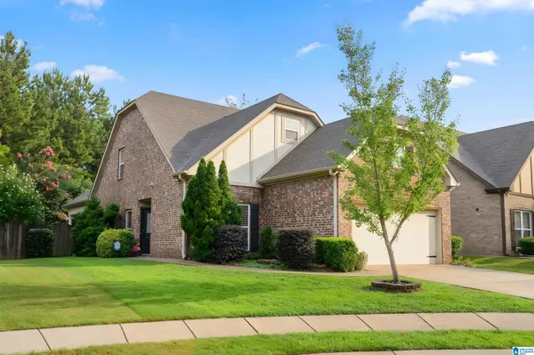 $360,000 | 2824 Oxmoor Glen Drive, Birmingham, AL 35211