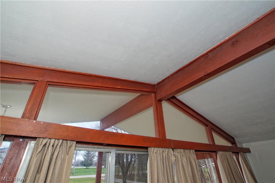 673 Som Center Road Cleveland, OH 44143 - Photo 3 of 34 Gallery Image 3