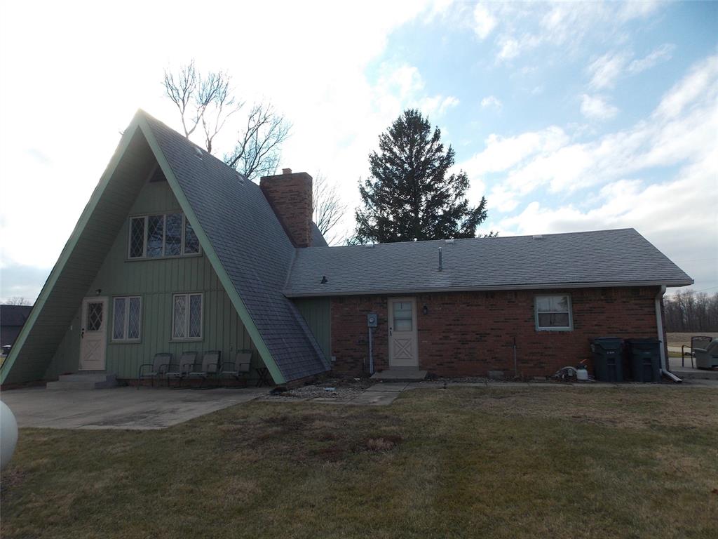 5830 South 425 West Pendleton, IN 46064 - Photo 3 of 18