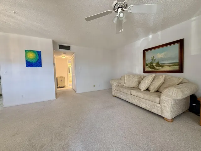 $1,550 | 189 Stratford North, West Palm Beach, FL 33417