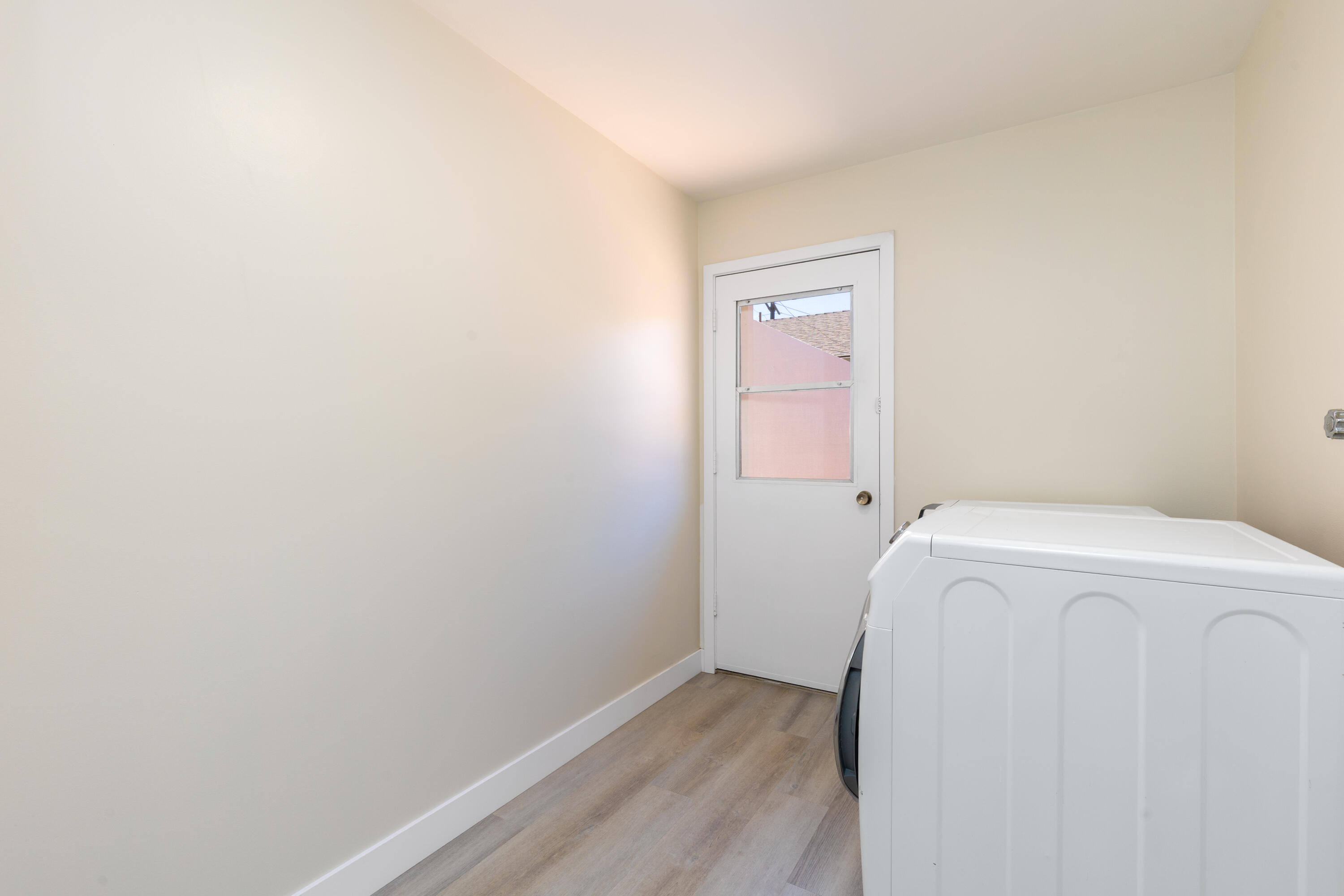 815 Cieneguitas Road Santa Barbara, CA 93110 - Photo 8 of 22 laundry Room