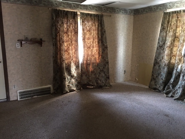 6250 Morrice Road Perry, MI 48872 - Photo 8 of 10 31307837-7.JPG