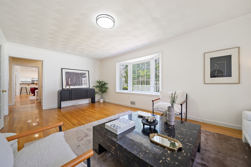 28 Mansfield Road Wellesley, MA 02481 - Photo 12 of 41