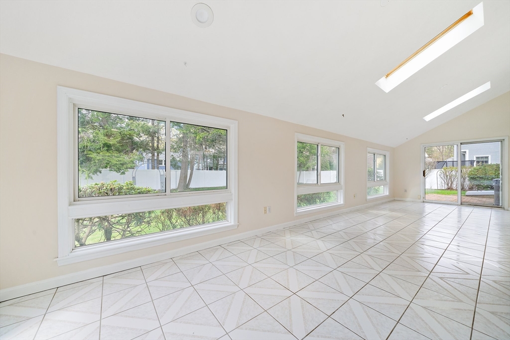 28 Mansfield Road Wellesley, MA 02481 - Photo 16 of 41