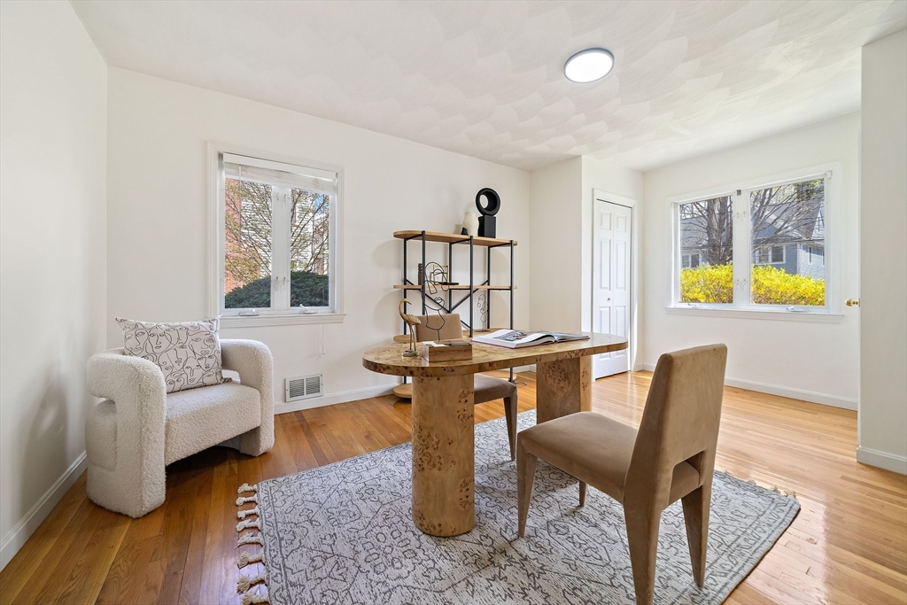 28 Mansfield Road Wellesley, MA 02481 - Photo 17 of 41