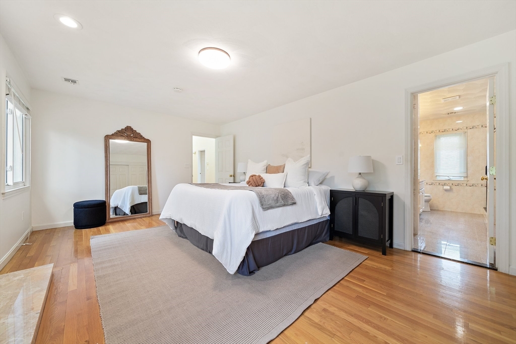 28 Mansfield Road Wellesley, MA 02481 - Photo 22 of 41