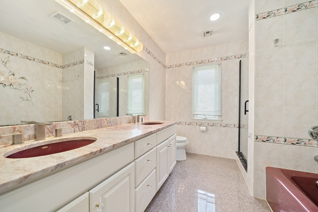 28 Mansfield Road Wellesley, MA 02481 - Photo 23 of 41