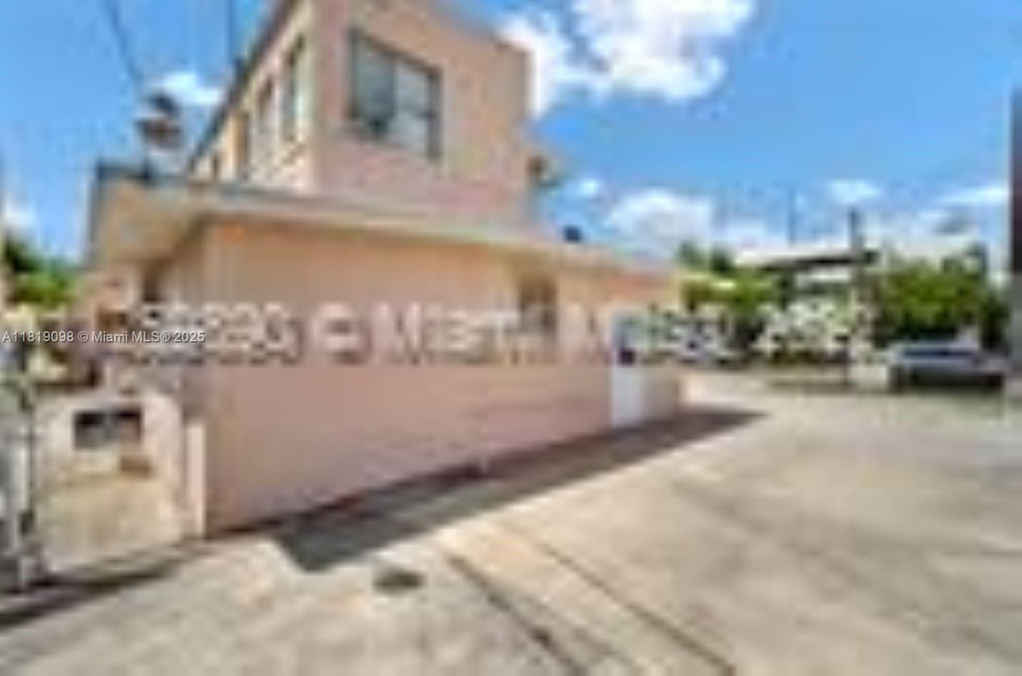 829 Southwest 19th Avenue Miami, FL 33135 - Photo 8 of 30