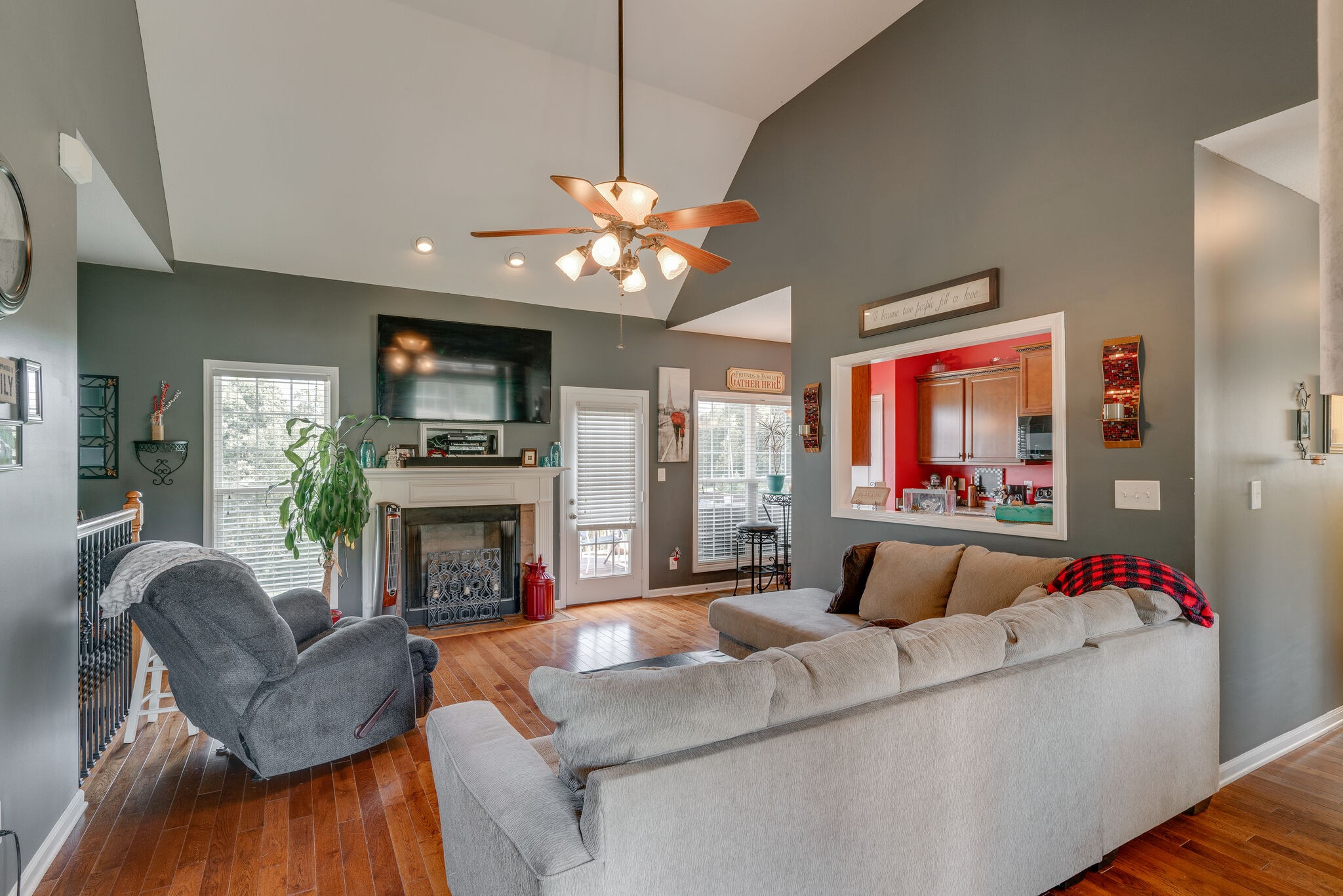 2047 Ferry Road Clarksville, TN 37040 - Photo 3 of 27 Gallery Image 3