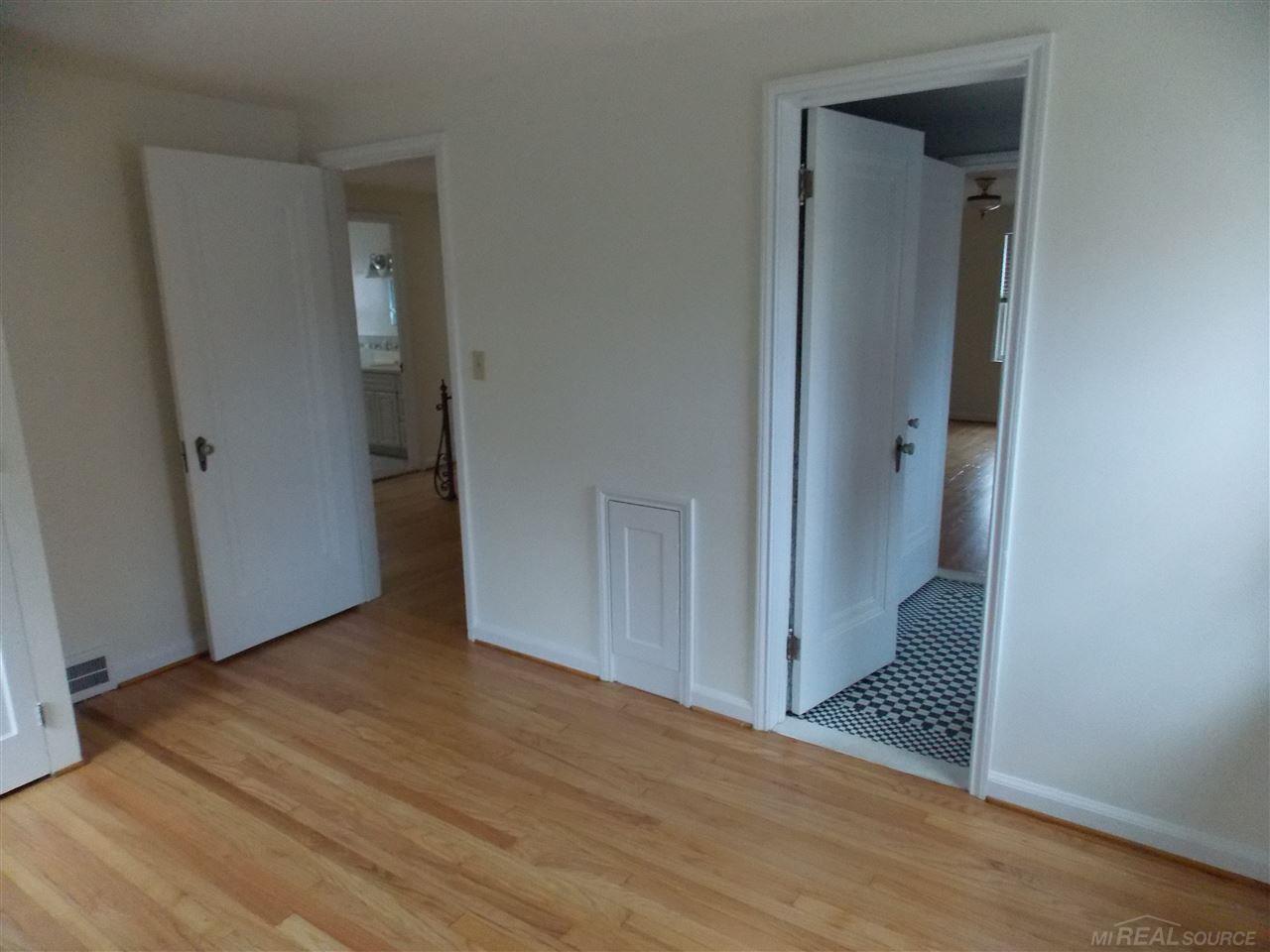 330 Merriweather Road Grosse Pointe Farms, MI 48236 - Photo 17 of 21
