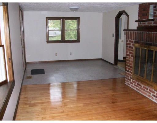 27 Jordan Road Halifax, MA 02338 - Photo 12 of 20 Gallery Image 12