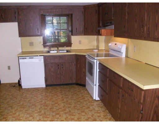 27 Jordan Road Halifax, MA 02338 - Photo 13 of 20 Gallery Image 13