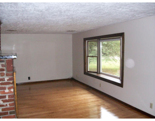 27 Jordan Road Halifax, MA 02338 - Photo 10 of 20 Gallery Image 10